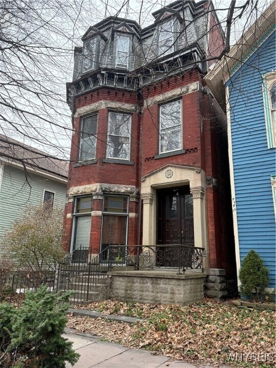 408 Franklin St in Buffalo, NY - Building Photo