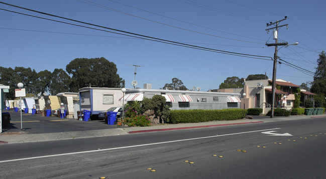 2425 Church Ln in San Pablo, CA - Building Photo - Building Photo