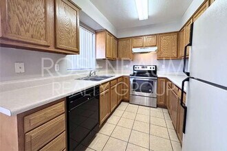 15547 S Moon Valley Rd in Arizona City, AZ - Foto de edificio - Building Photo