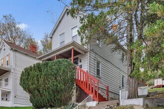 415 Bluff St in Carnegie, PA - Building Photo - Building Photo