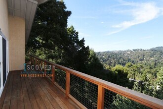 16 Carisbrook Ln in Oakland, CA - Building Photo - Building Photo