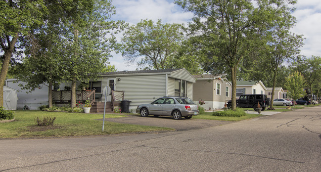 Rolling Hills in Maplewood, MN - Building Photo - Building Photo