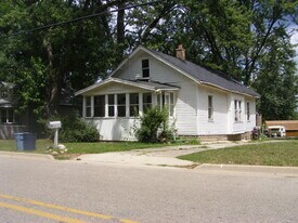 84 Ave C in Springfield, MI - Building Photo