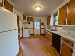 9 Lawn Ave in Newton, MA - Building Photo - Building Photo