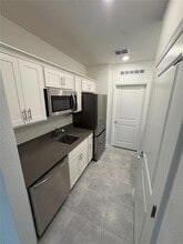 6131 Shavasana Rd, Unit B in Clermont, FL - Foto de edificio - Building Photo