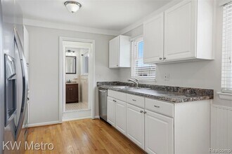 1204 Montrose Ave in Royal Oak, MI - Building Photo - Building Photo