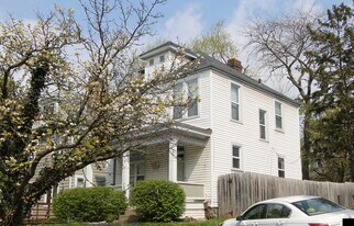 62 W Oakland Ave in Columbus, OH - Building Photo