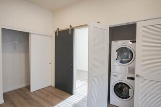 6015 S Virginia Ave in Portland, OR - Building Photo - Building Photo