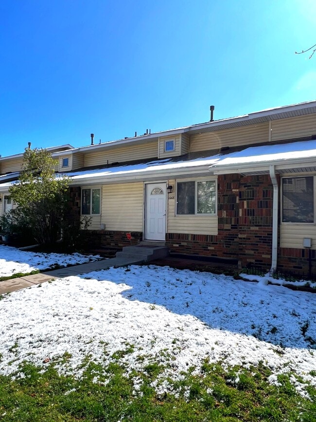 1008 S Miller St in Lakewood, CO - Building Photo - Building Photo
