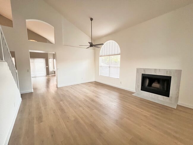 2560 N Lindsay Rd in Mesa, AZ - Building Photo - Building Photo