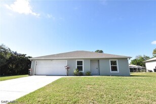 3503 Samoa Ave in North Port, FL - Building Photo