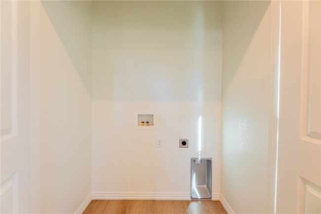 1406 SW Casuarina Dr in Bentonville, AR - Building Photo - Building Photo