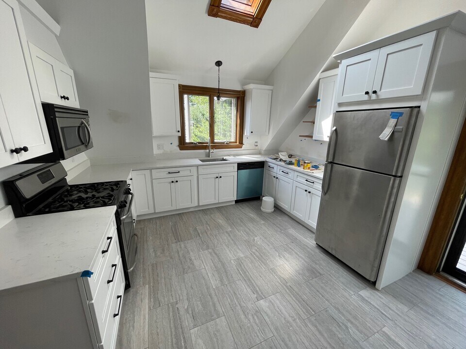 197 Summer St, Unit 5 in Somerville, MA - Building Photo
