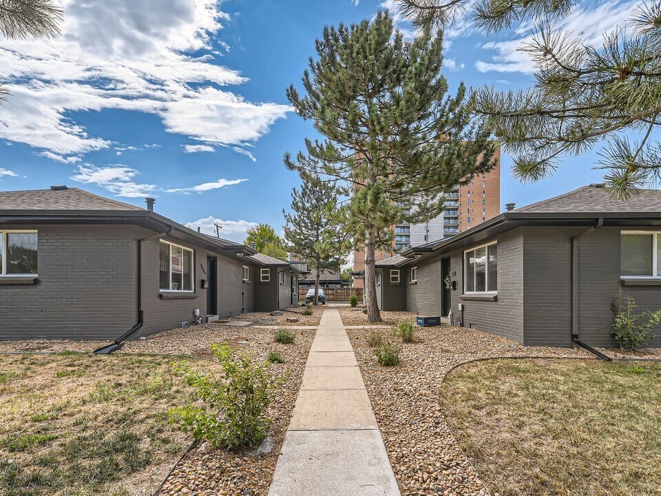 911 Elm St in Denver, CO - Building Photo