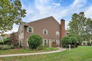 29 The Rise in Warwick, NY - Building Photo