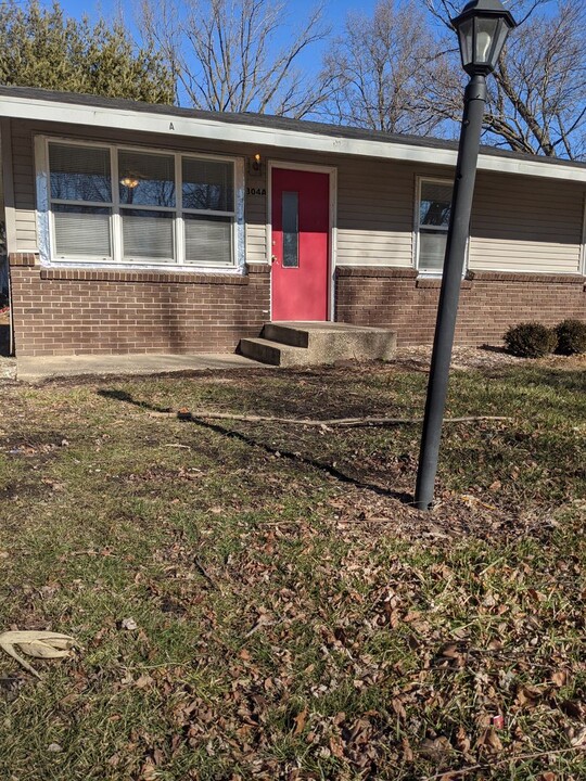 304 Proctor Ln in Saint Joseph, IL - Building Photo