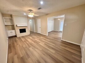 2404 Pecan Ridge Dr in Bryan, TX - Building Photo