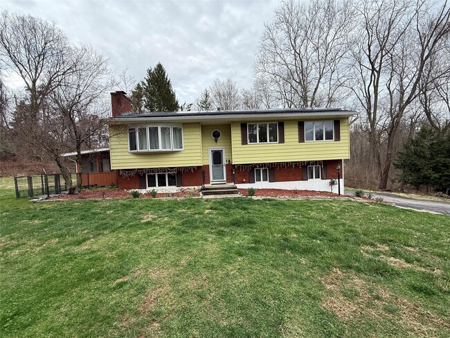 property at 5 Brook Ln