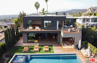 1030 Somera Rd in Los Angeles, CA - Building Photo - Building Photo