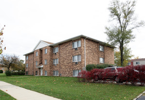 1135 Surrey Dr Apartments