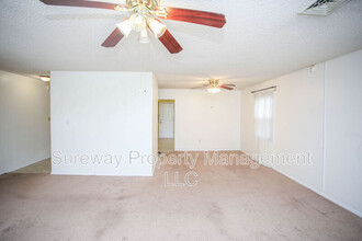 8 Manakin Pl in Willingboro, NJ - Foto de edificio - Building Photo