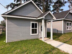 16821 W Forrestal in Montgomery, TX - Building Photo