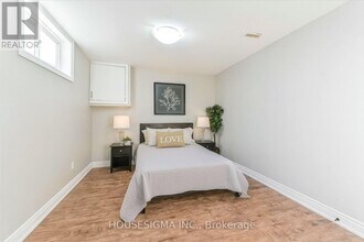 735 Tennyson Ave in Oshawa, ON - Building Photo - Building Photo