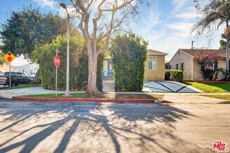 5400 W 82nd St in Los Angeles, CA - Building Photo - Building Photo