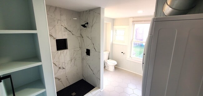 1114 Columbia St, Unit #2 in Newport, KY - Foto de edificio - Building Photo