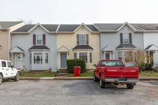 160 Stadium Cir in Inwood, WV - Building Photo