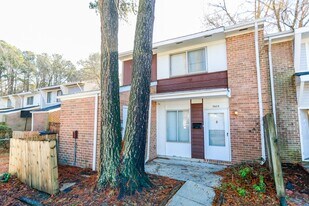 5609 Darby Close in Portsmouth, VA - Building Photo