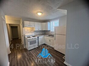 1311 E Columbus Dr in East Chicago, IN - Foto de edificio - Building Photo