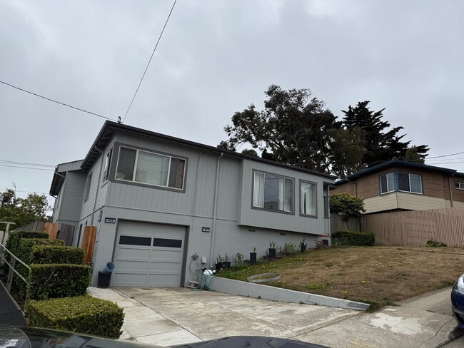 property at 1063 Gilman Dr