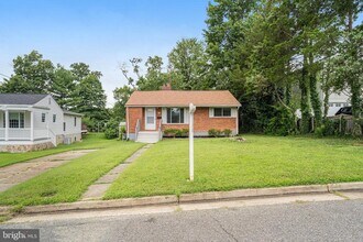 146 S French St in Alexandria, VA - Building Photo - Building Photo