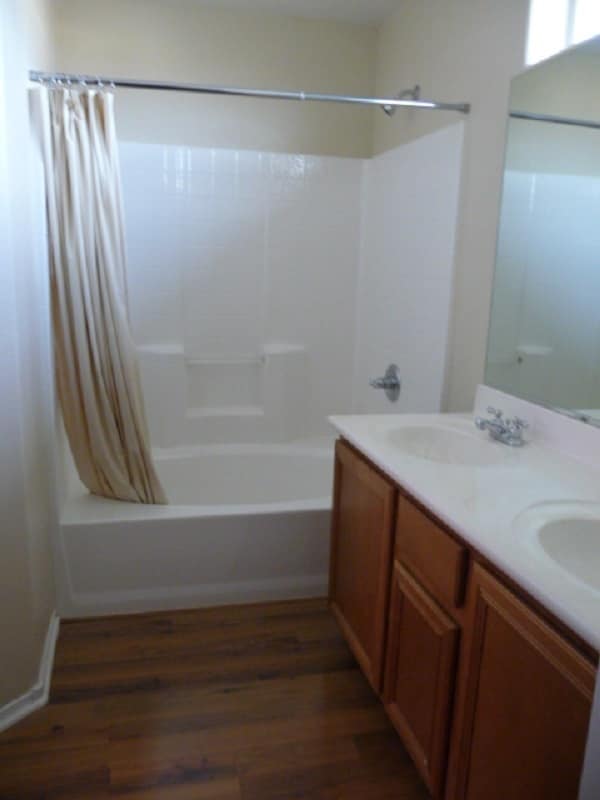 8240 W Wildwood Glen Dr in Las Vegas, NV - Building Photo - Building Photo