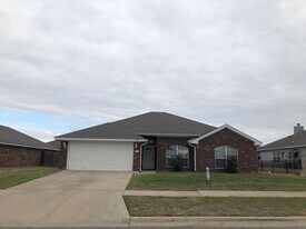 4300 Capri Dr in Killeen, TX - Building Photo