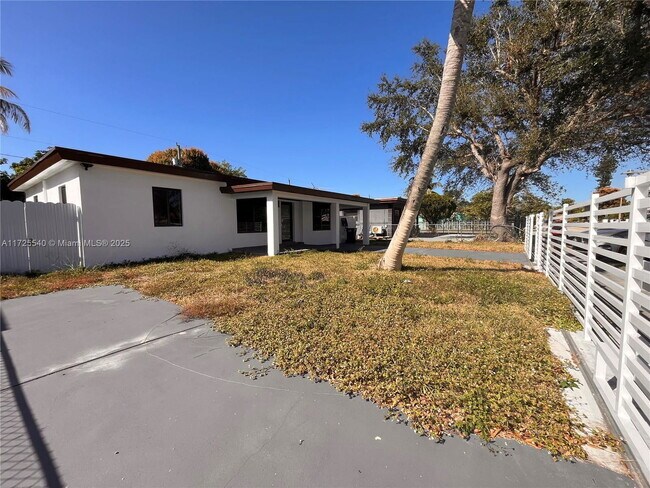1730 NW 3rd Ave in North Miami, FL - Building Photo - Building Photo