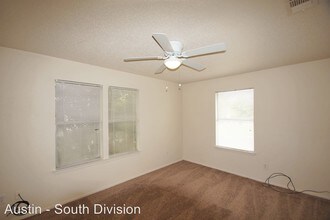 5305 Woodland Oaks Ct in Austin, TX - Building Photo - Building Photo