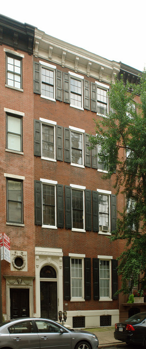 1726 Spruce St in Philadelphia, PA - Building Photo