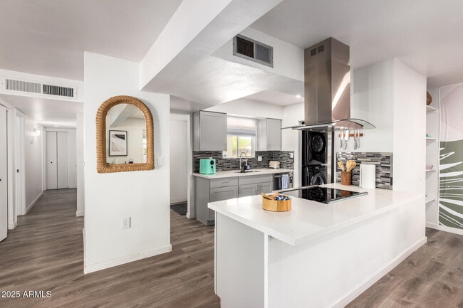 property at 2408 E Delgado St