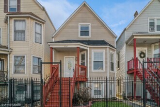 3069 N Elbridge Ave in Chicago, IL - Foto de edificio - Building Photo