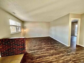 3710 Brush Creek Dr in Lawrence, KS - Building Photo - Building Photo