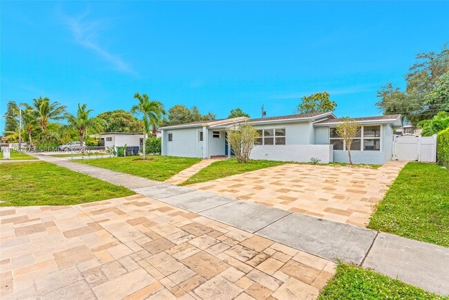 1930 NW 184th St in Miami Gardens, FL - Building Photo - Building Photo