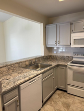 18 Wentworth Rd in Bedminster, NJ - Building Photo - Building Photo