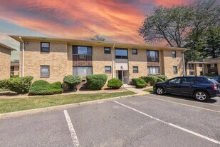 401 US-22 in North Plainfield, NJ - Building Photo