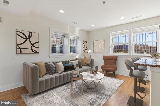 1300 Belmont St NW in Washington, DC - Building Photo - Building Photo