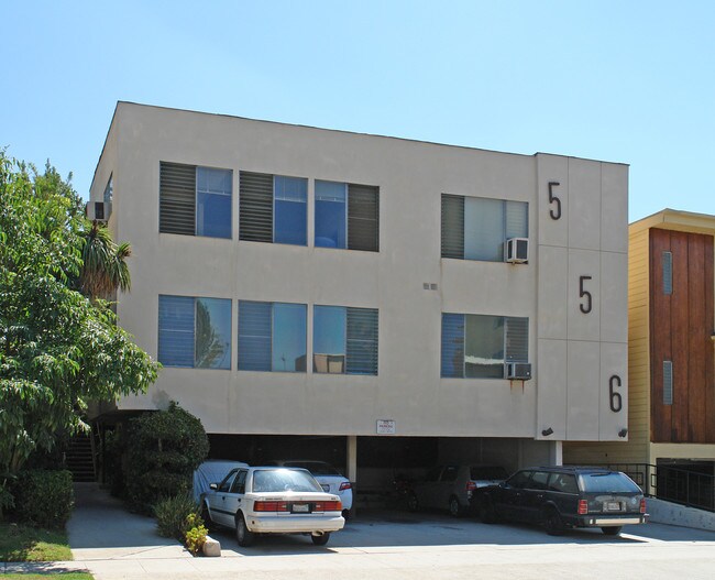 556 N Kings Rd in Los Angeles, CA - Building Photo - Building Photo