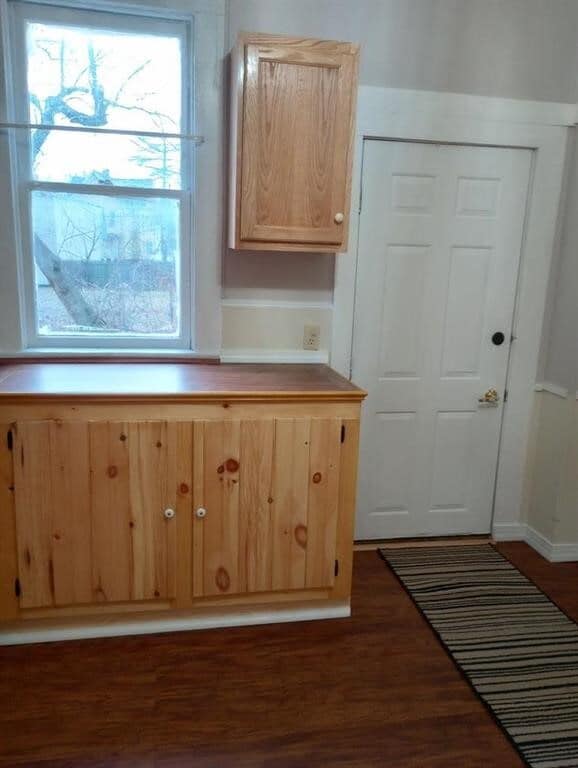 property at 1103 Oak St