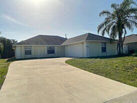 6911 NW Dorothy St in Port St. Lucie, FL - Building Photo