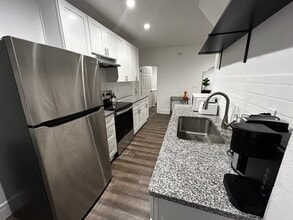 2215 W Broadway Ave, Unit 3 in Spokane, WA - Foto de edificio - Building Photo